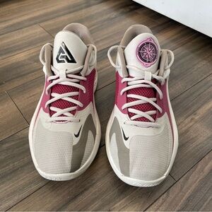 Nike Zoom Freak 4 “Kolossaio” Size 9